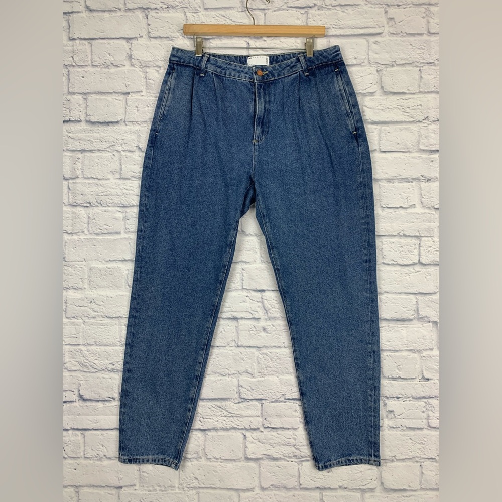 ASOS Designs High Rise Relaxed Fit Straight Leg Mom Jeans 80’s 90’s Size 34/32